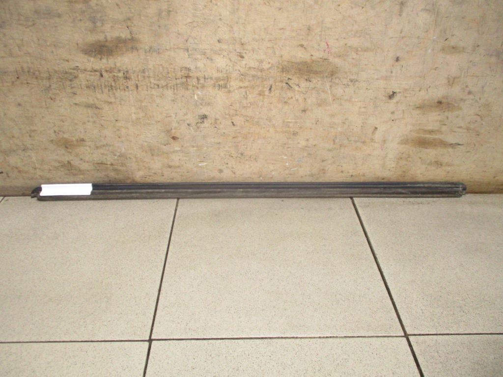 Накладка стекла переднего правого, 500 рублей, Пермь