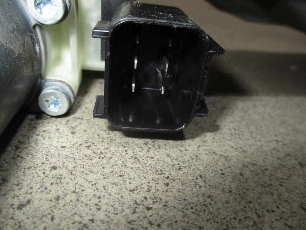 Стеклоподъемник задний правый, 2000 рублей, Пермь