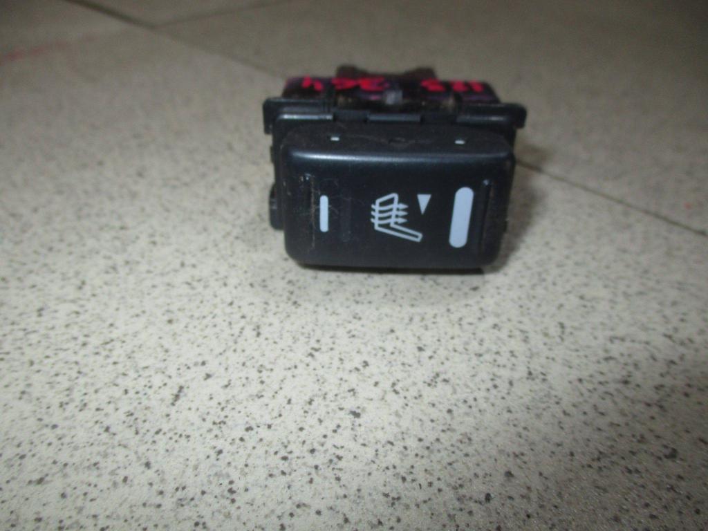 Кнопка обогрева сидений, 500 рублей, Пермь