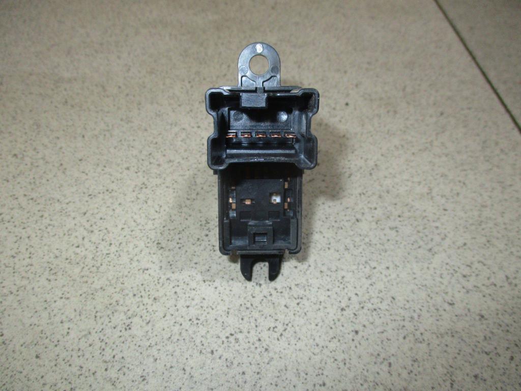 Кнопка стеклоподъемника, 500 рублей, Пермь