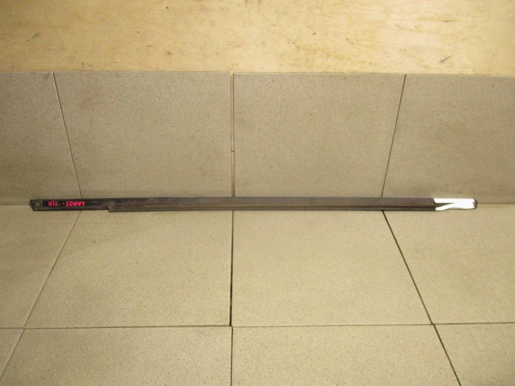 Накладка стекла заднего правого, 500 рублей, Пермь