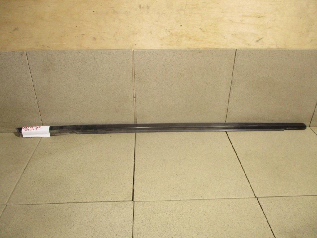 Накладка стекла переднего правого, 500 рублей, Пермь