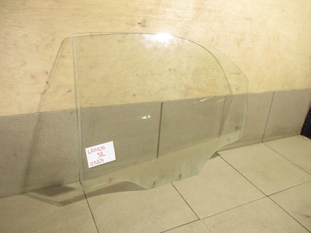 Стекло двери задней левой, 500 рублей, Пермь