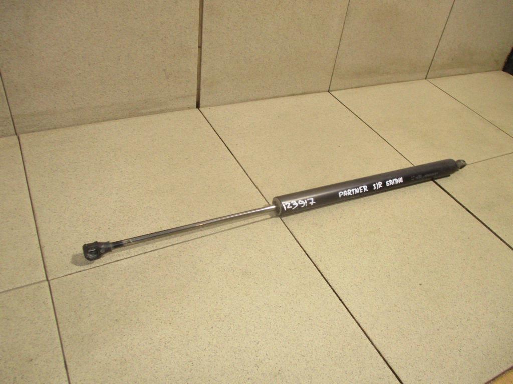 Амортизатор двери багажника, 500 рублей, Пермь