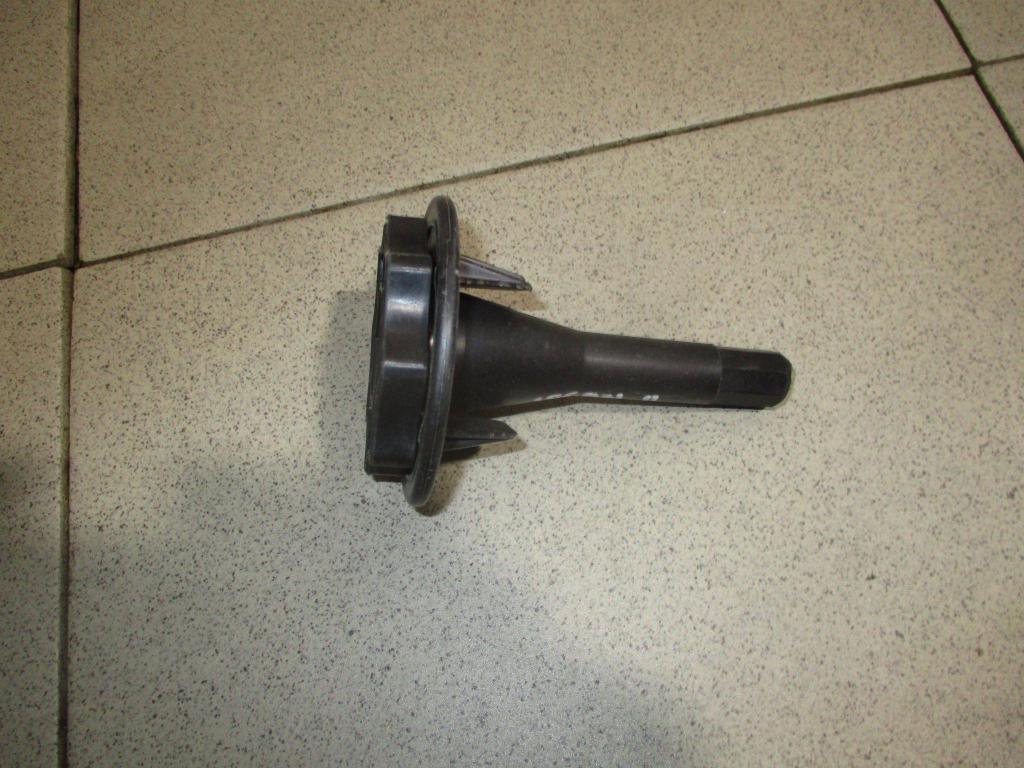 Болт крепления запасного колеса, 500 рублей, Пермь