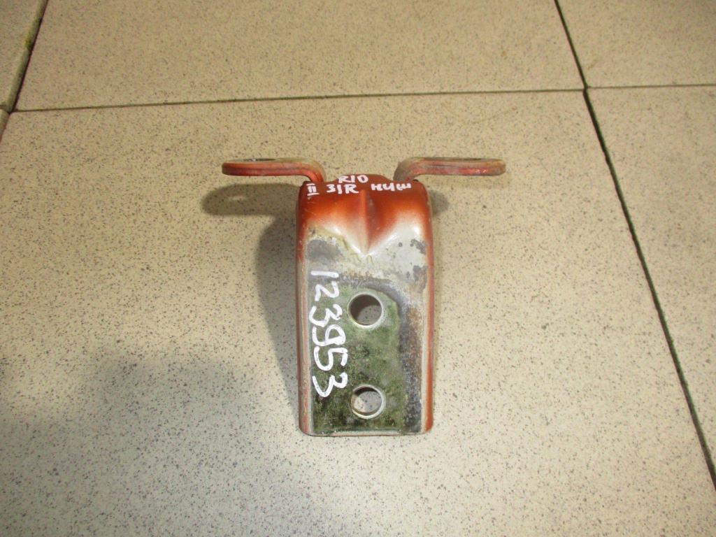 Петля двери задней правой нижняя, 500 рублей, Пермь