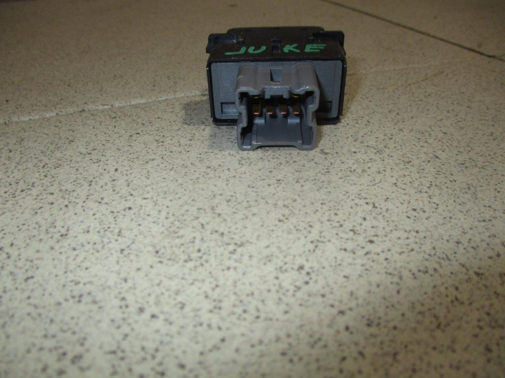 Кнопка обогрева сидений, 700 рублей, Пермь