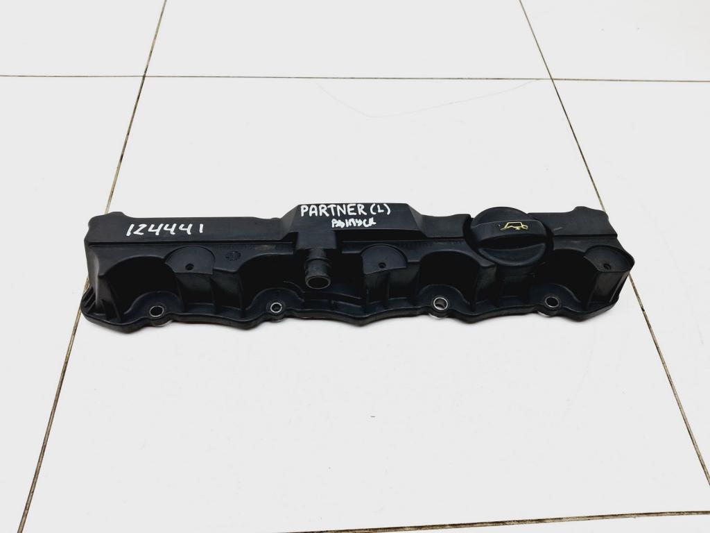 Крышка головки блока клапанная, 4000 рублей, Пермь