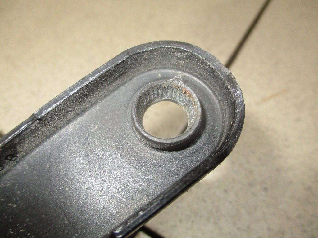 Поводок стеклоочистителя передний правый, 700 рублей, Пермь