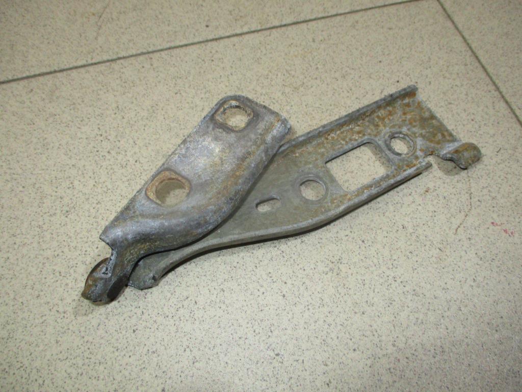 Петля капота правая, 850 рублей, Пермь