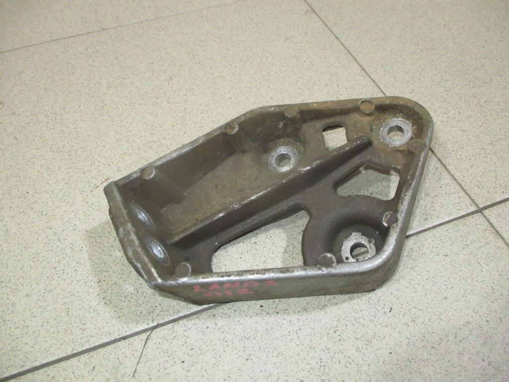 Кронштейн двигателя правый, 500 рублей, Пермь