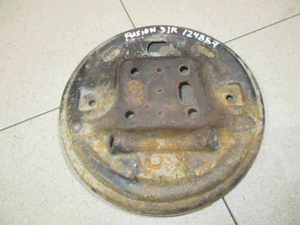 Щит опорный задний правый, 1000 рублей, Пермь