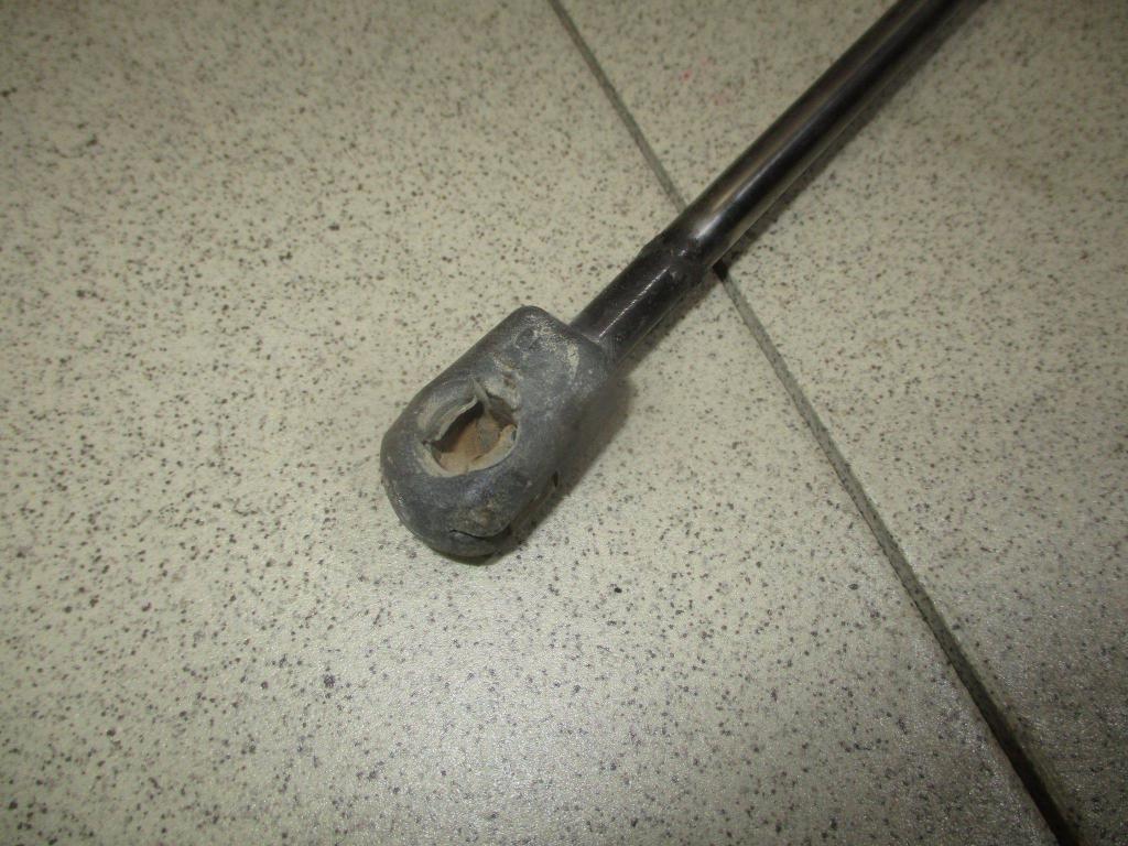 Амортизатор двери багажника, 500 рублей, Пермь