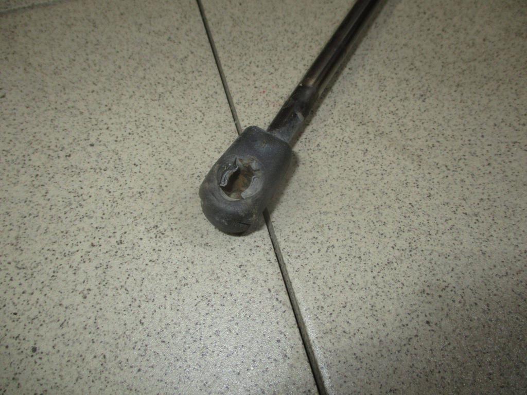 Амортизатор двери багажника, 500 рублей, Пермь