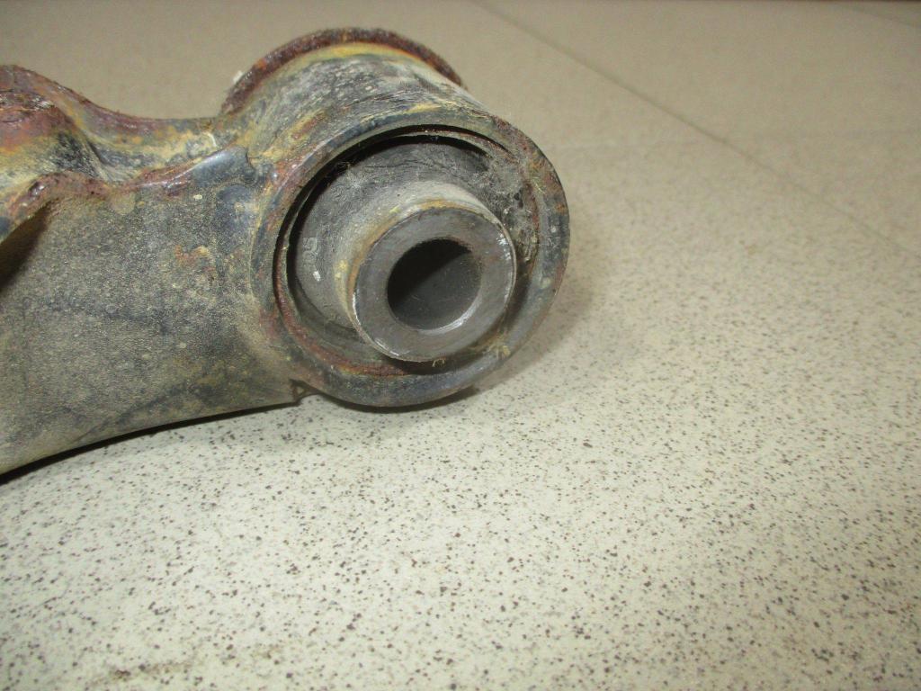 Рычаг передний верхний левый, 2000 рублей, Пермь