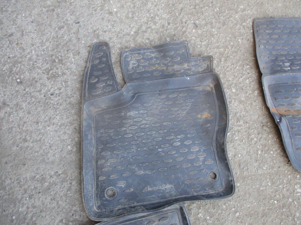 Комплект ковриков салона, 2000 рублей, Пермь