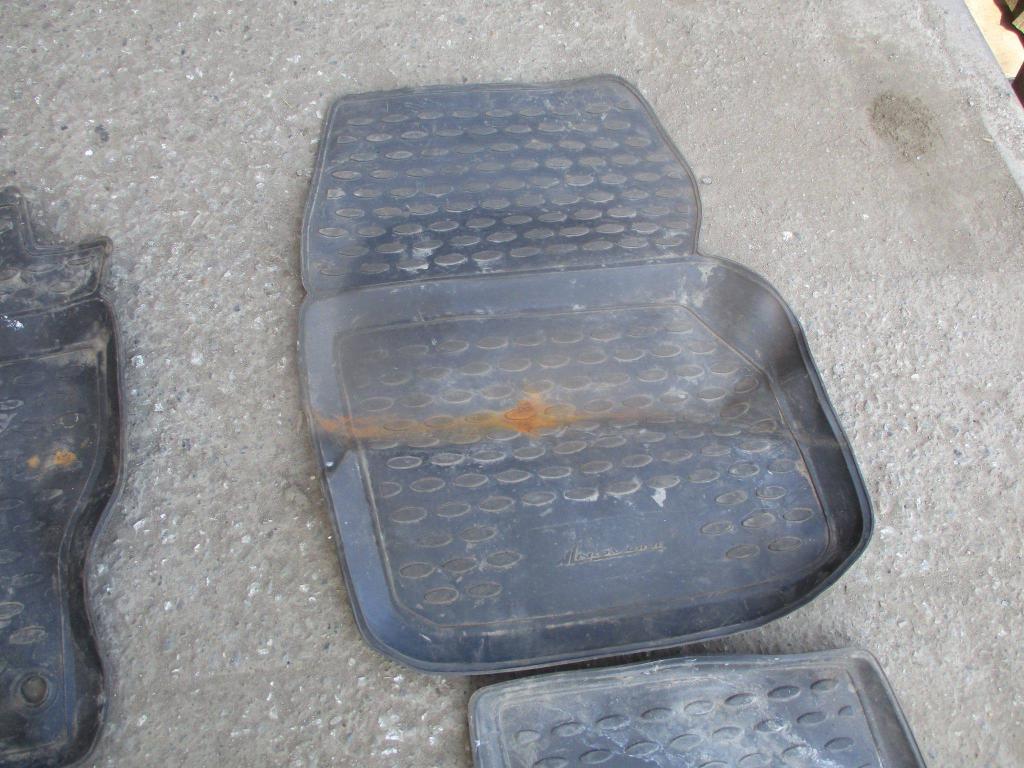 Комплект ковриков салона, 2000 рублей, Пермь