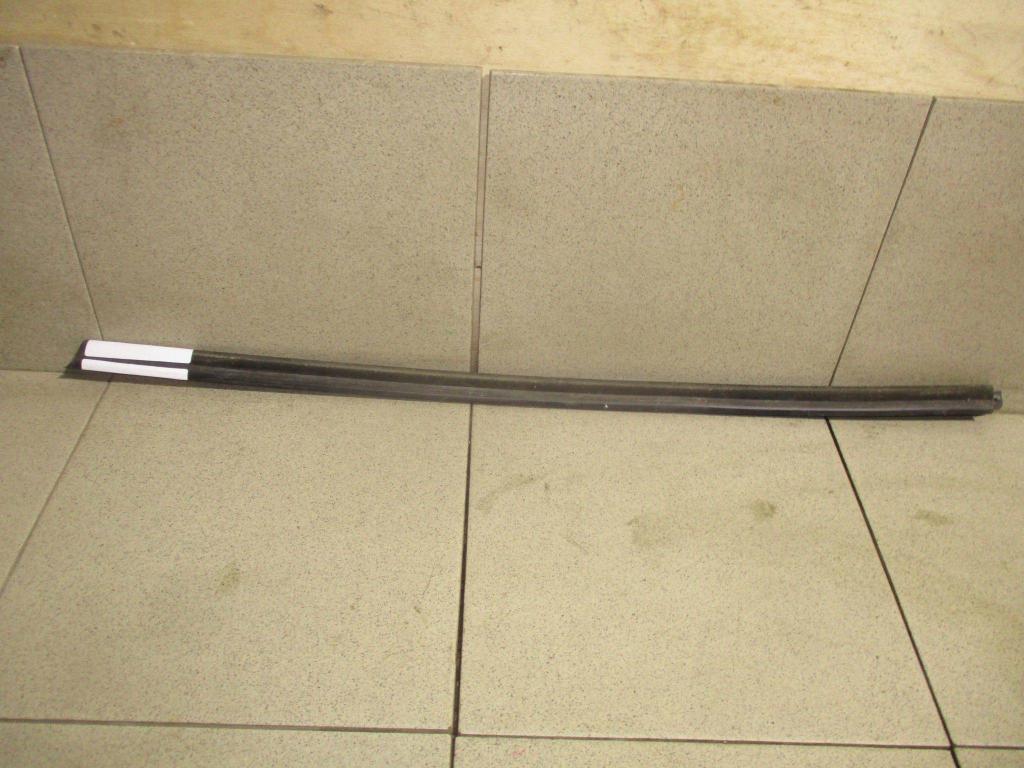 Накладка стекла переднего правого, 1000 рублей, Пермь