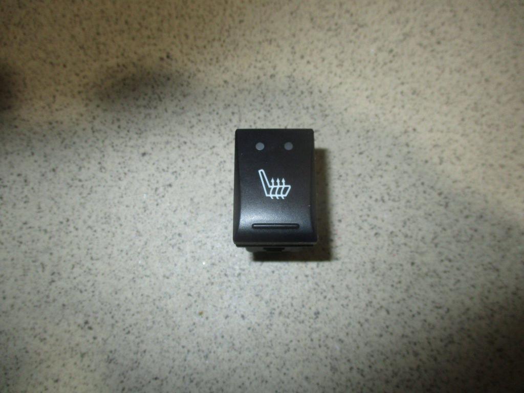 Кнопка обогрева сидений, 1000 рублей, Пермь