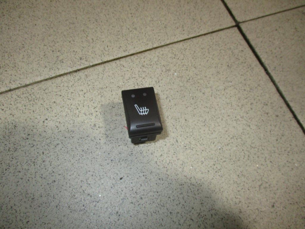 Кнопка обогрева сидений, 1000 рублей, Пермь