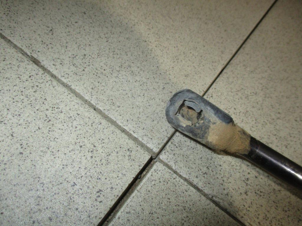 Амортизатор двери багажника, 500 рублей, Пермь