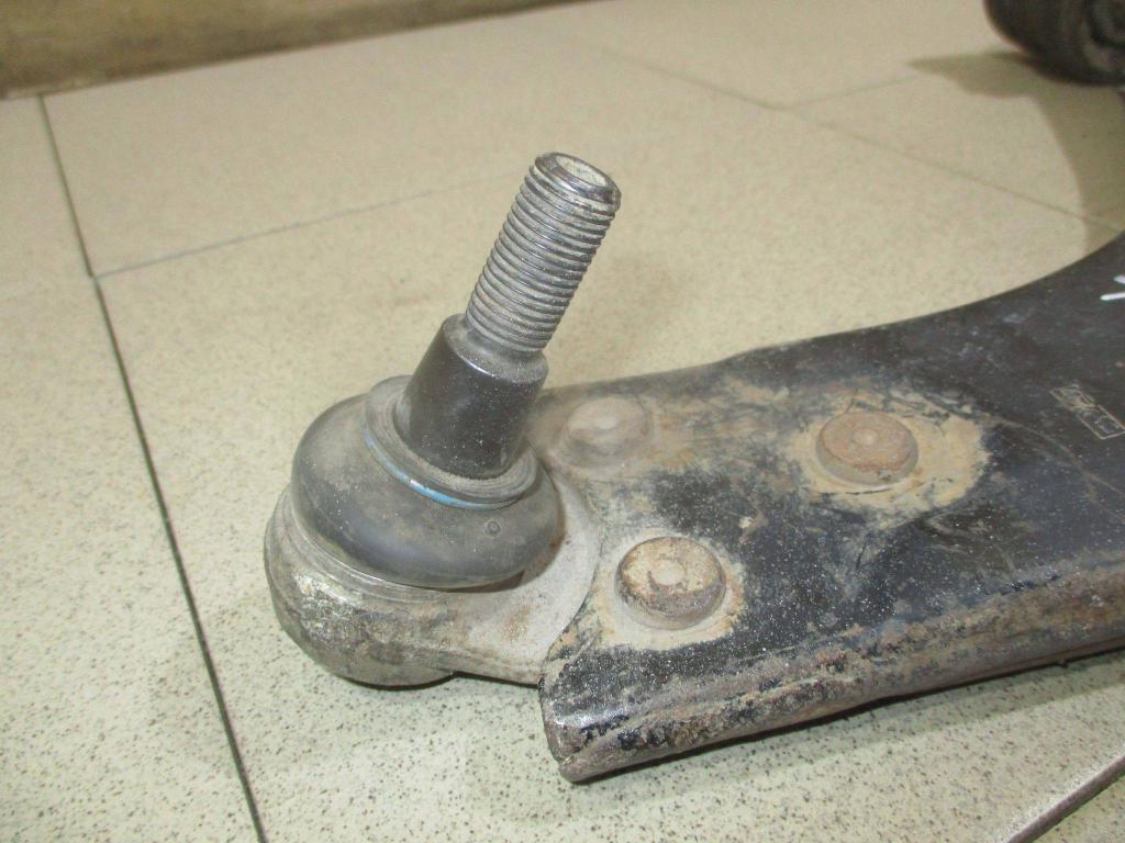 Рычаг передний правый, 2000 рублей, Пермь