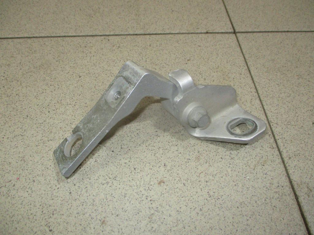 Петля двери задней левой нижняя, 500 рублей, Пермь