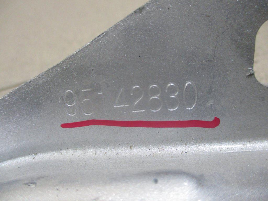 Петля капота левая, 1000 рублей, Пермь