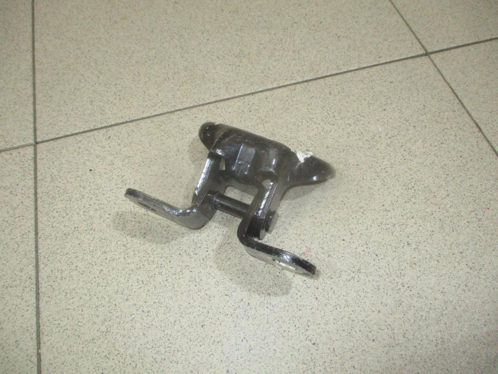 Петля двери передней правой нижняя, 2500 рублей, Пермь