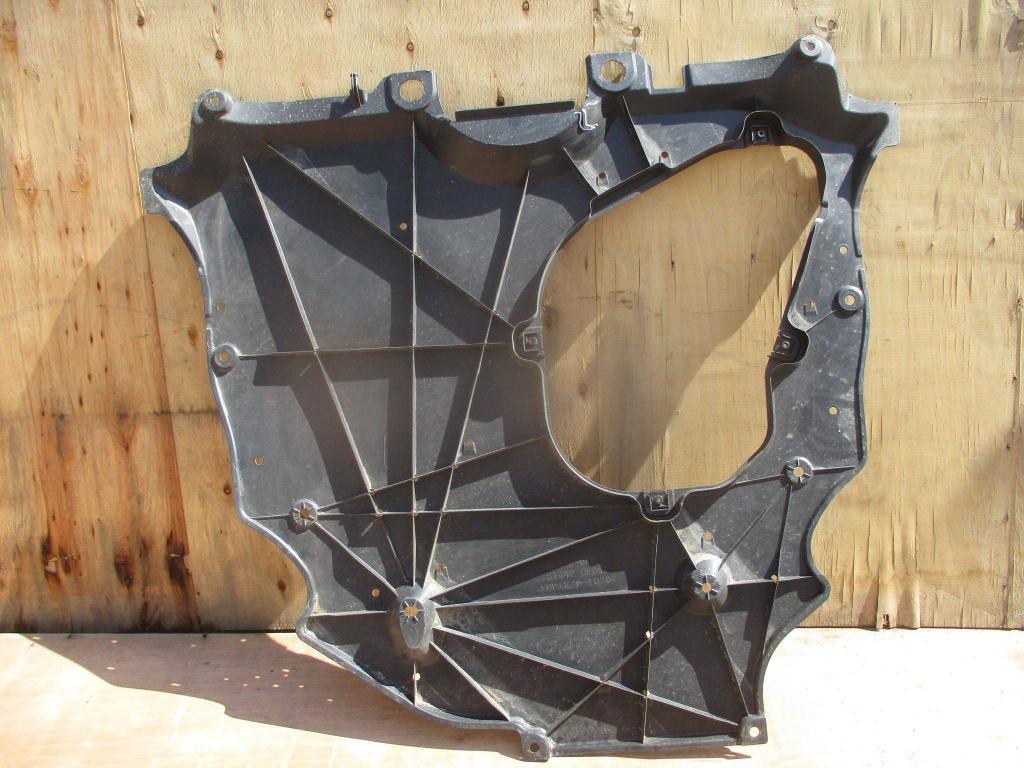 Пыльник двигателя центральный, 3000 рублей, Пермь