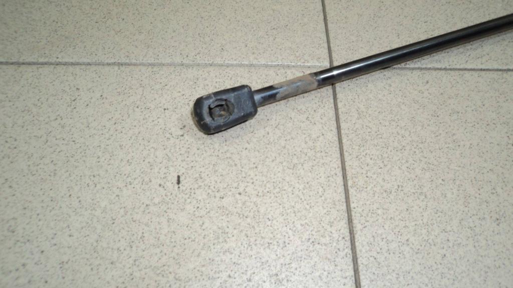 Амортизатор двери багажника, 500 рублей, Пермь