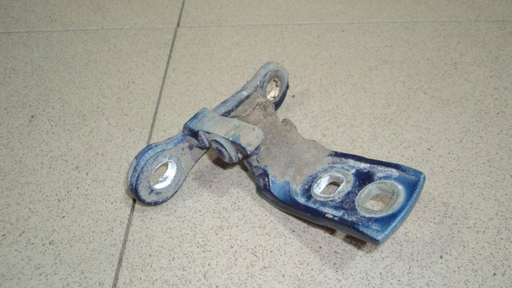 Петля двери передней левой нижняя, 1500 рублей, Пермь