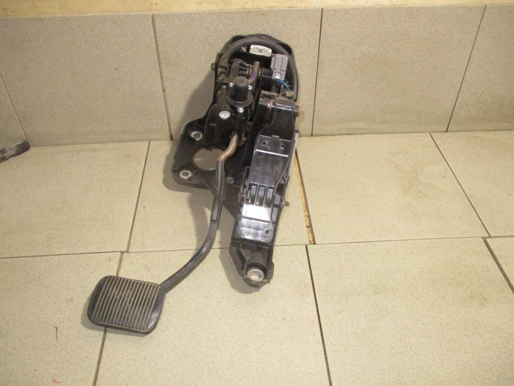 Педаль тормоза, 2000 рублей, Пермь