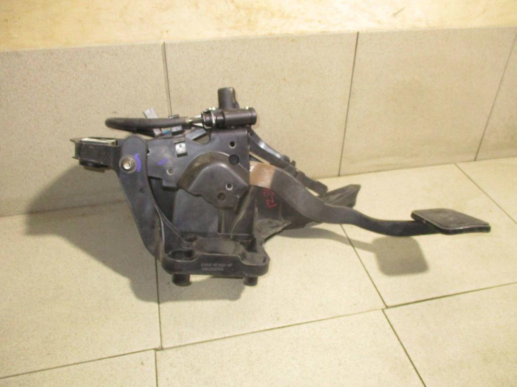 Педаль тормоза, 2000 рублей, Пермь