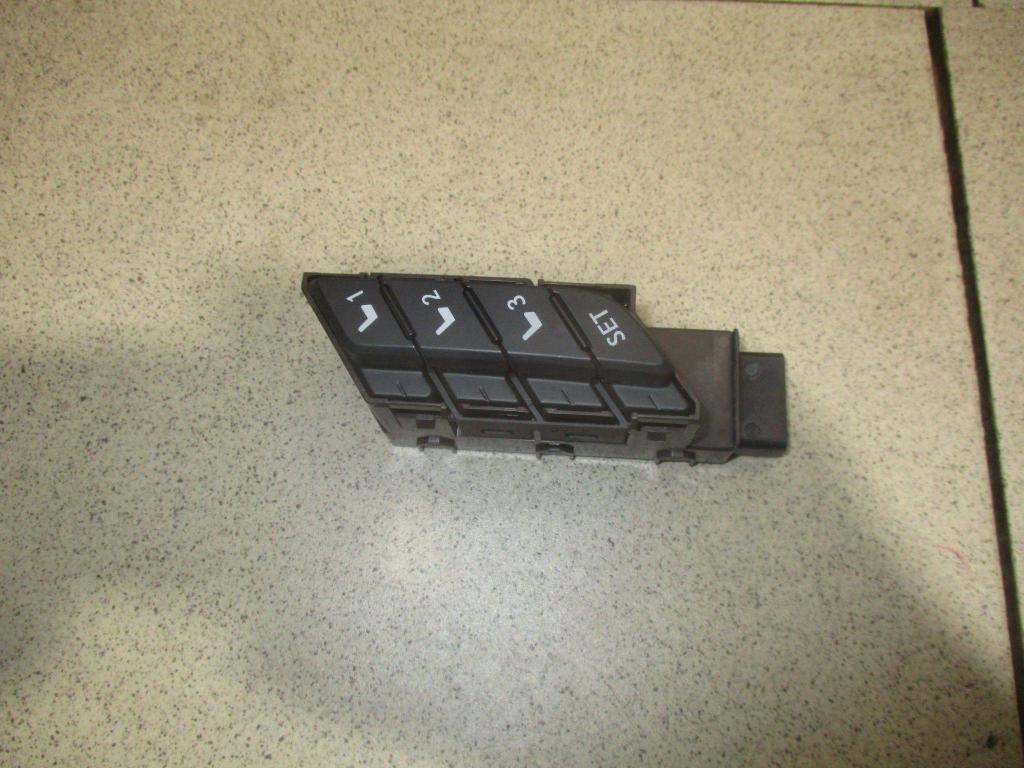 Кнопка регулировки сиденья, 2500 рублей, Пермь