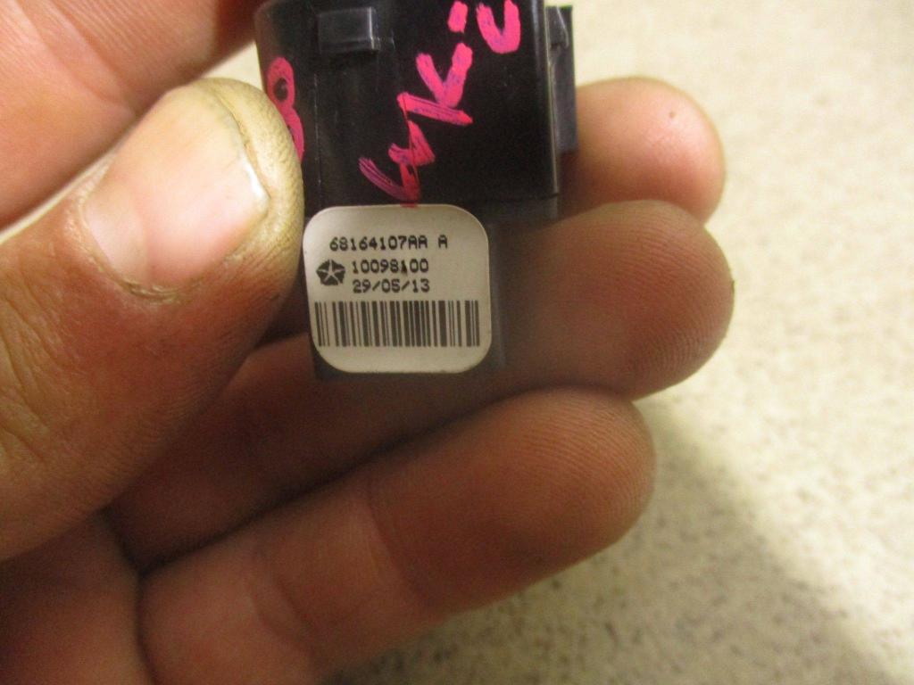 Кнопка открывания лючка бензобака, 1500 рублей, Пермь