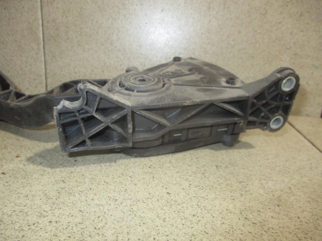 Педаль газа, 2000 рублей, Пермь