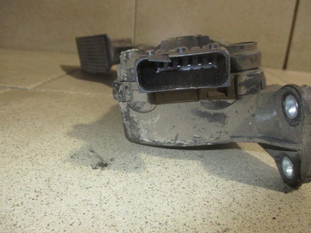 Педаль газа, 2000 рублей, Пермь