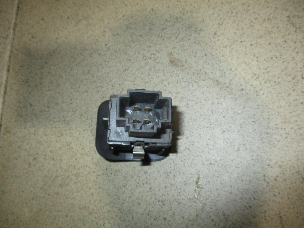 Кнопка освещения панели приборов, 500 рублей, Пермь