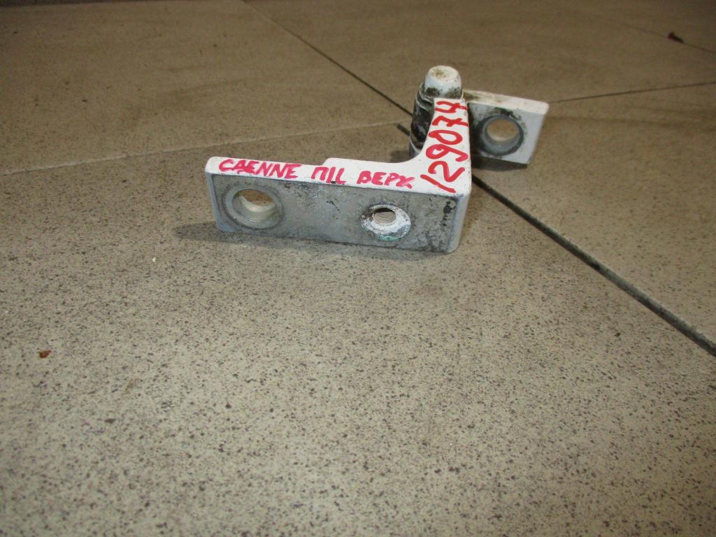 Петля двери передней левой верхняя, 1000 рублей, Пермь