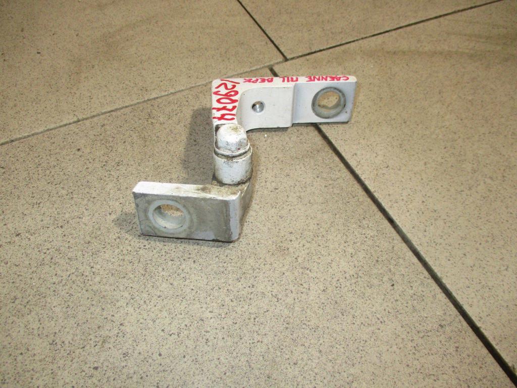 Петля двери передней левой верхняя, 1000 рублей, Пермь