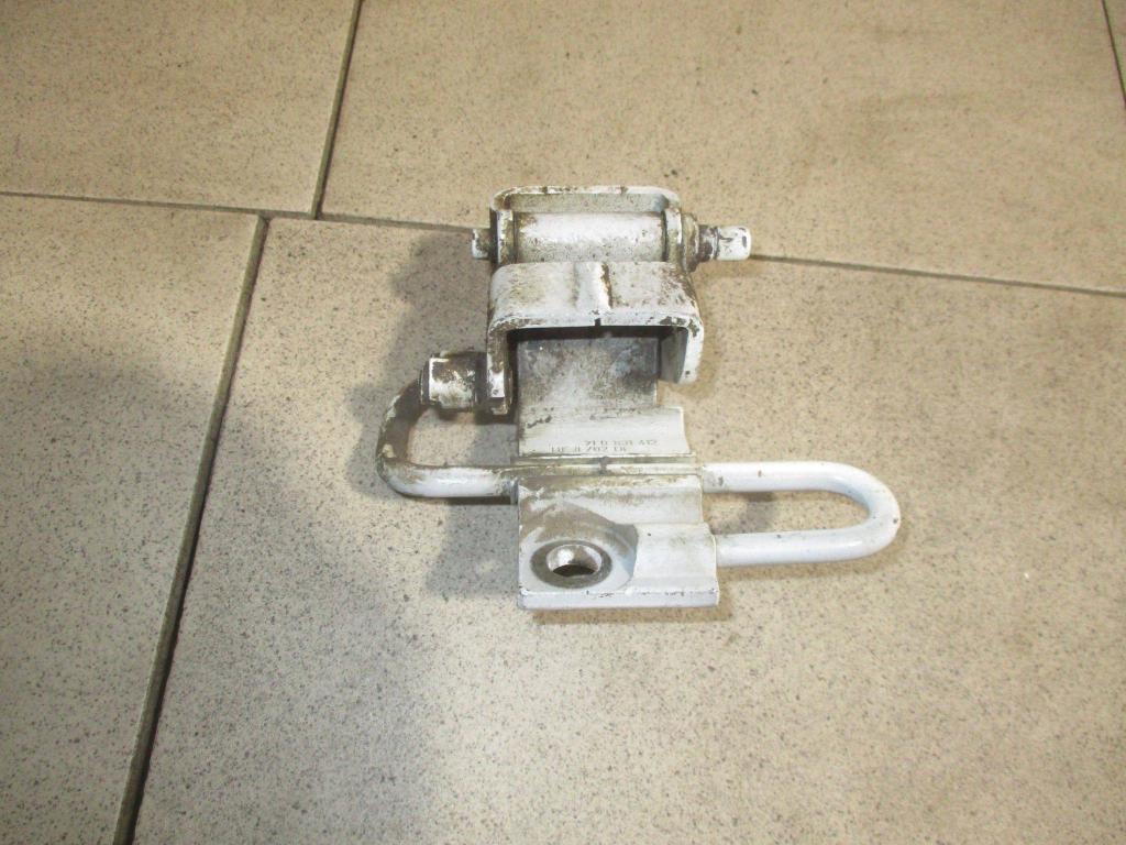 Петля двери передней правой нижняя, 1000 рублей, Пермь