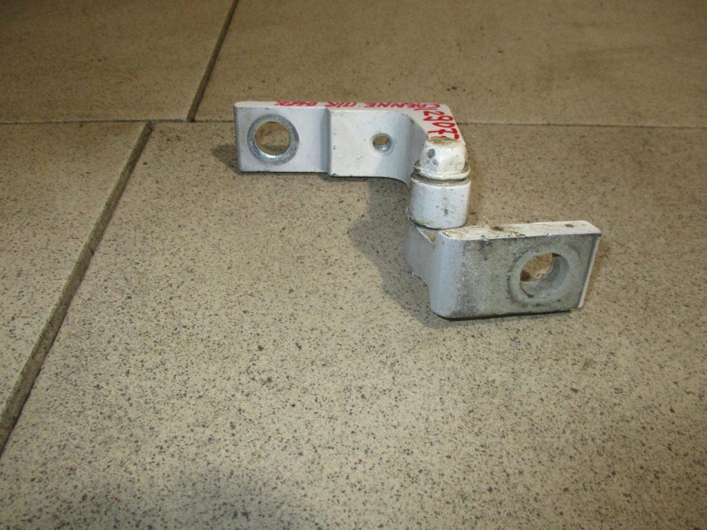 Петля двери передней правой верхняя, 1000 рублей, Пермь