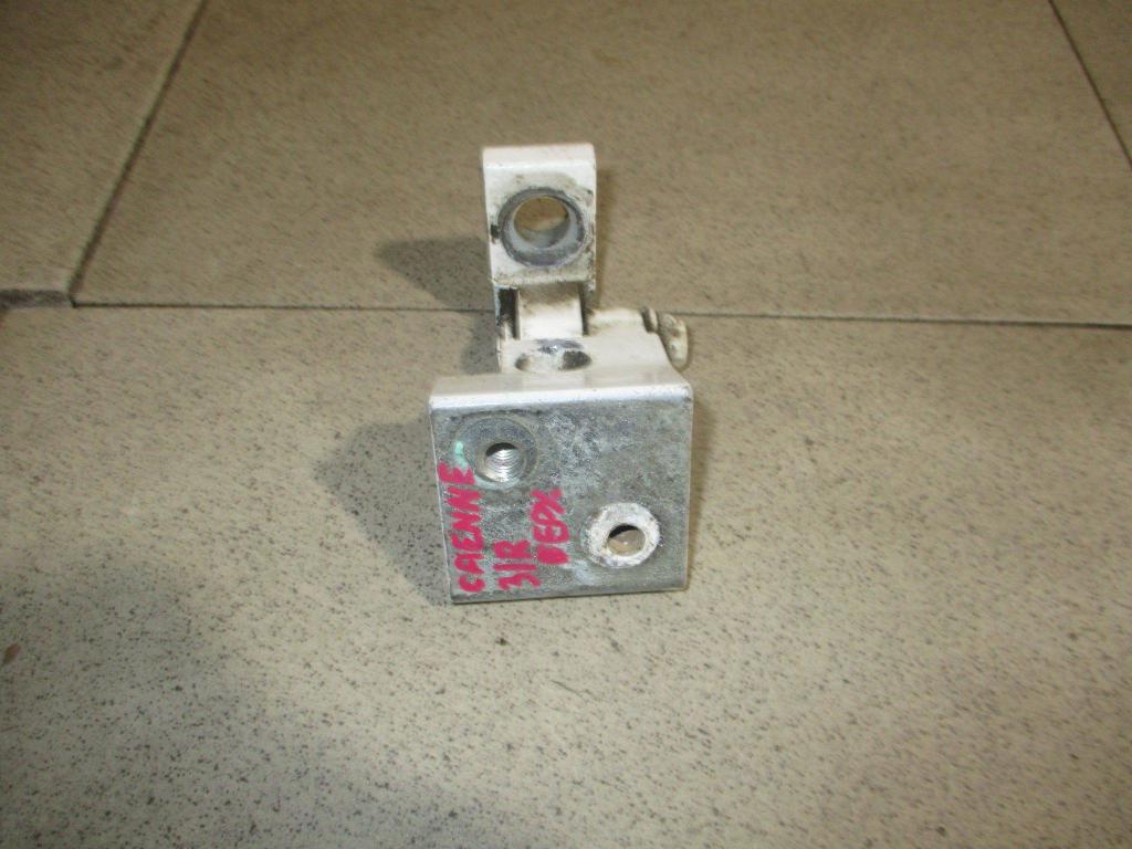 Петля двери задней правой верхняя, 800 рублей, Пермь