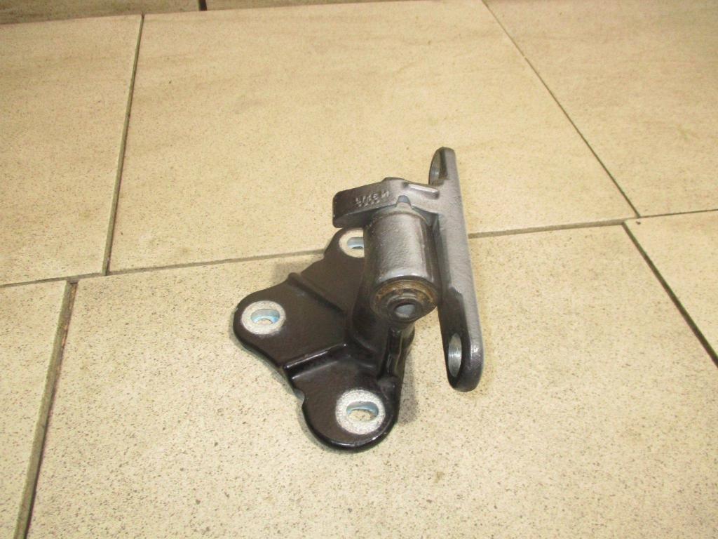 Петля двери задней левой нижняя, 500 рублей, Пермь