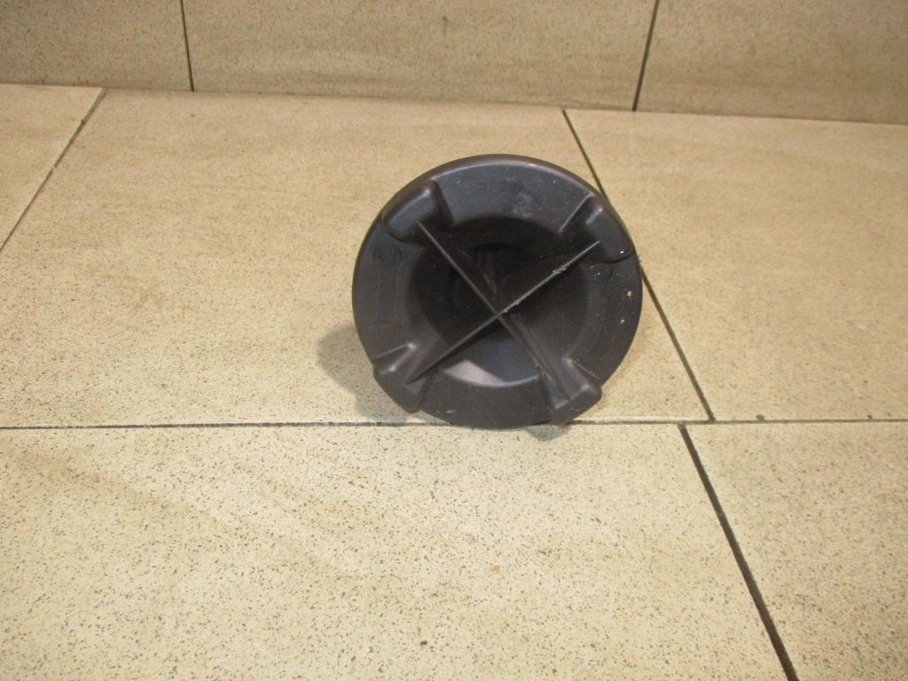 Болт крепления запасного колеса, 500 рублей, Пермь