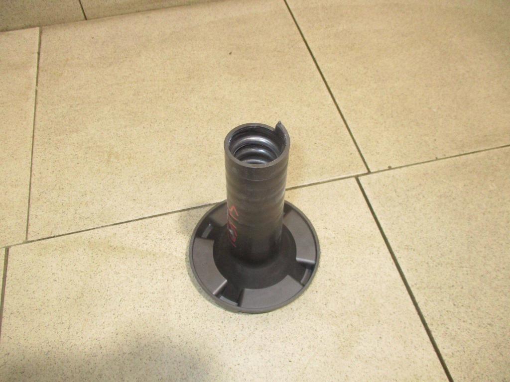 Болт крепления запасного колеса, 500 рублей, Пермь