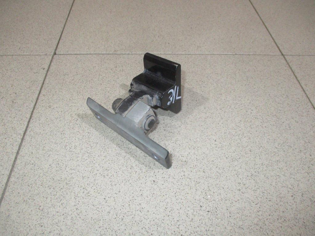 Петля двери задней левой нижняя, 500 рублей, Пермь