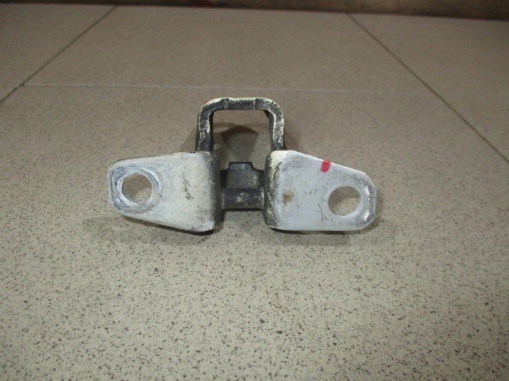 Петля двери передней левой верхняя, 550 рублей, Пермь