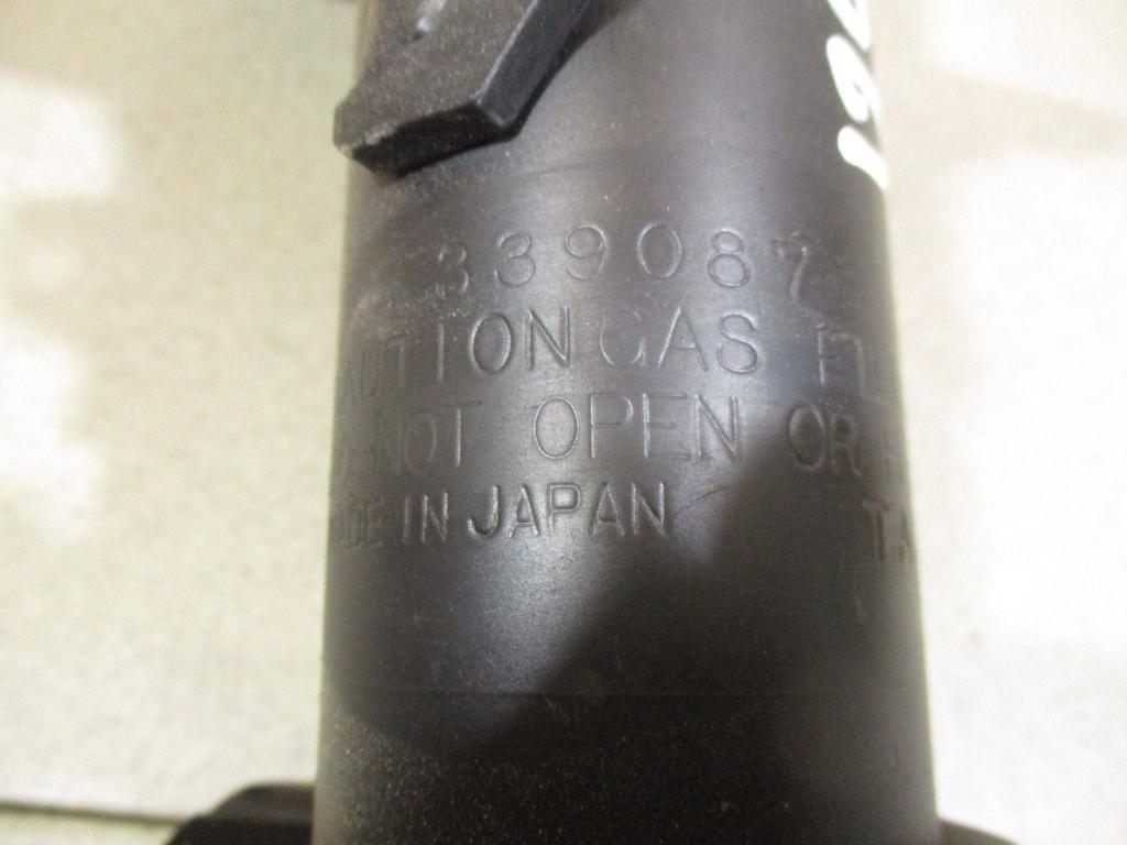 Амортизатор передний правый, 6000 рублей, Пермь